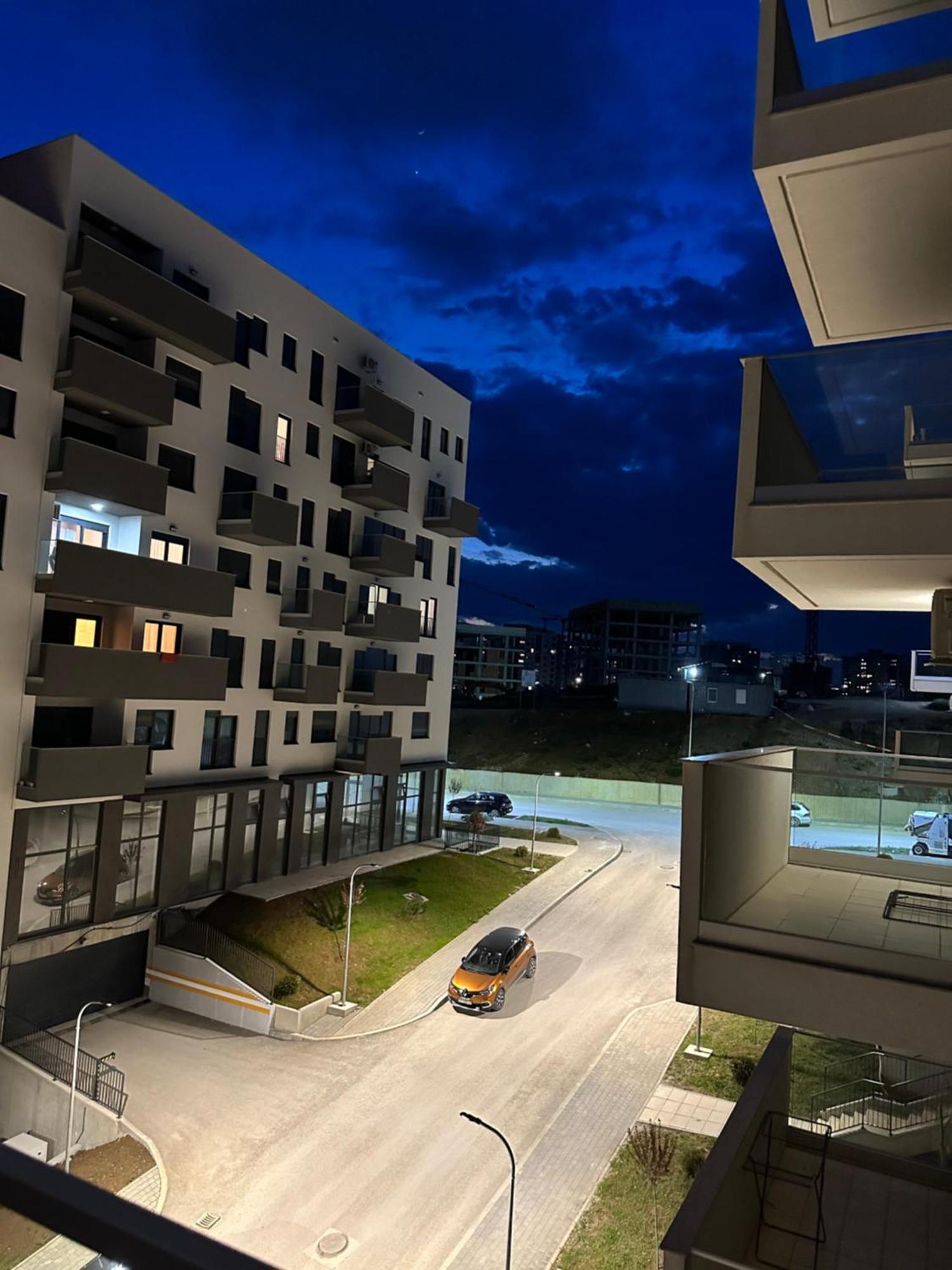 Airstay Prishtinë Bilik gambar