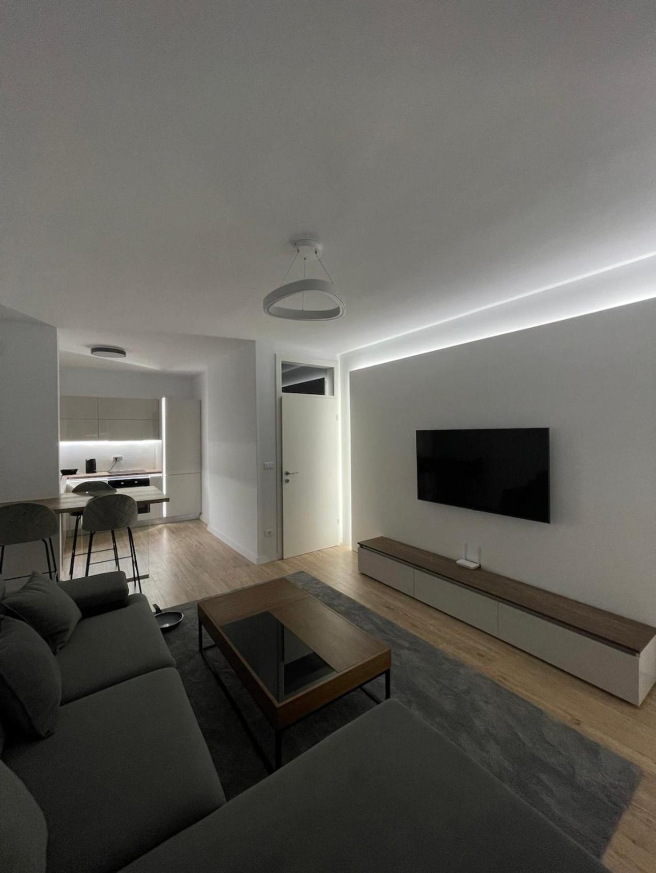 Airstay Prishtinë Bilik gambar